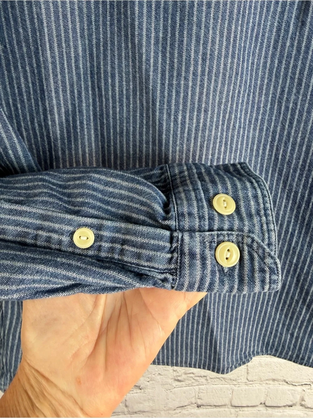 Banana Republic Denim Blue Pinstripe Chambray Button-Down Shirt M
